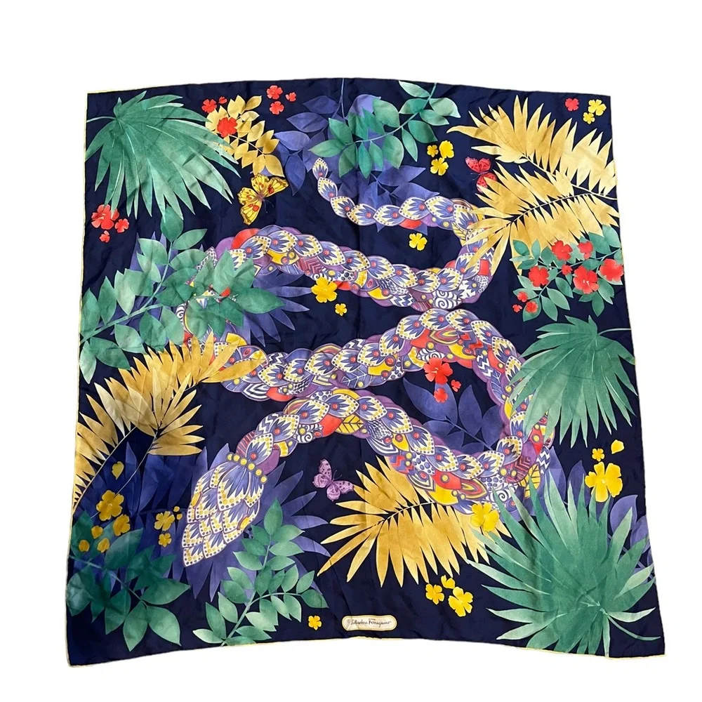 SALVATORE FERRAGAMO beautiful Print Silk Large Scarf